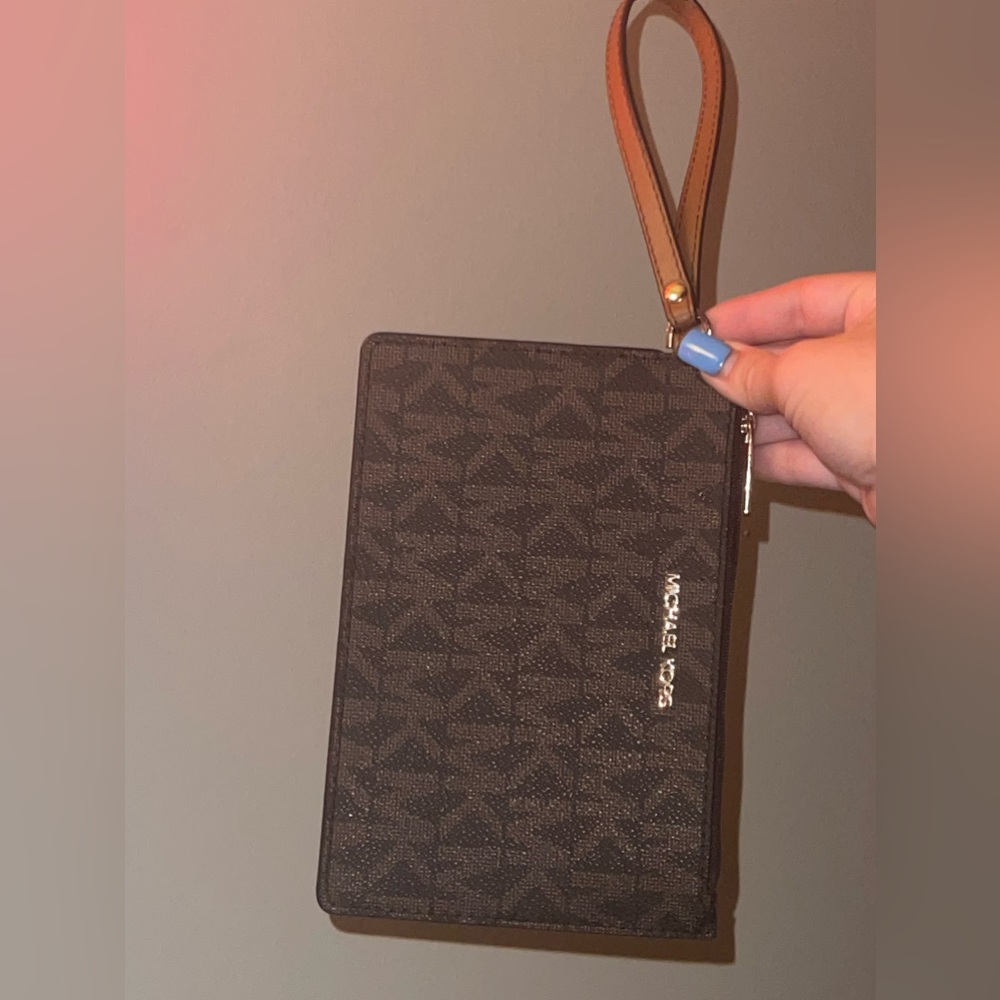 MICHAEL KORS Brown Wristlet